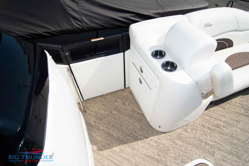 JC Tritoon SportToon 26 TT