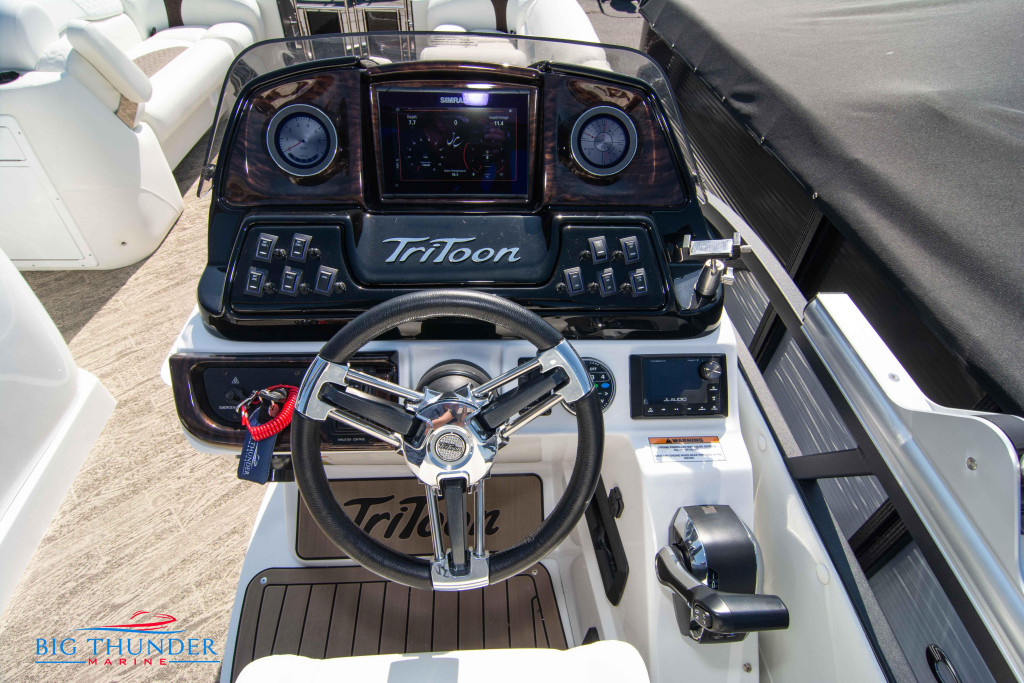 JC Tritoon SportToon 26 TT