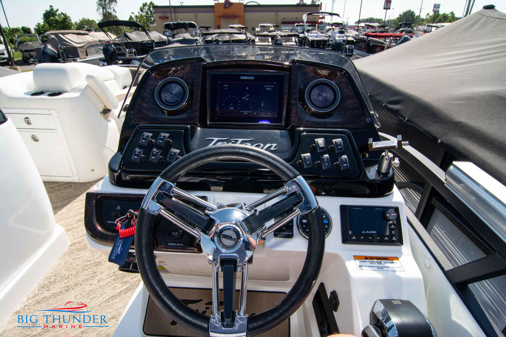 JC Tritoon SportToon 26 TT