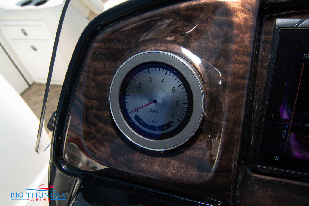 JC Tritoon SportToon 26 TT