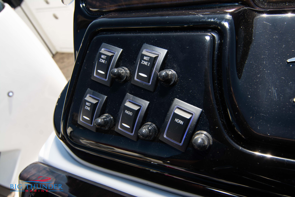 JC Tritoon SportToon 26 TT