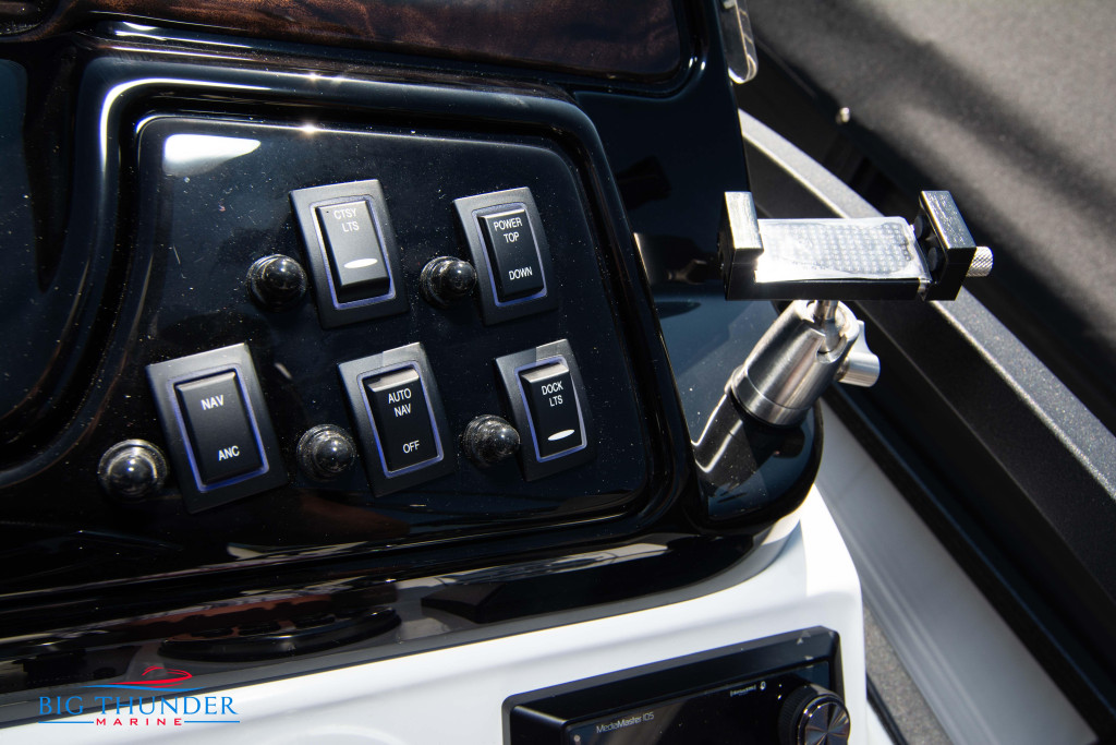 JC Tritoon SportToon 26 TT