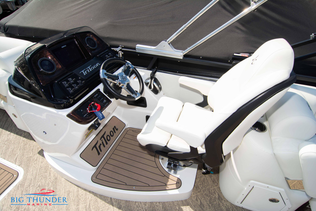 JC Tritoon SportToon 26 TT