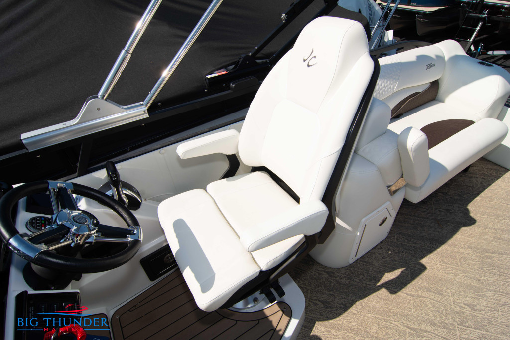 JC Tritoon SportToon 26 TT