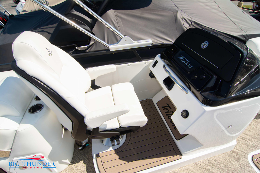 JC Tritoon SportToon 26 TT