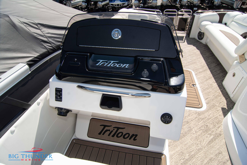 JC Tritoon SportToon 26 TT