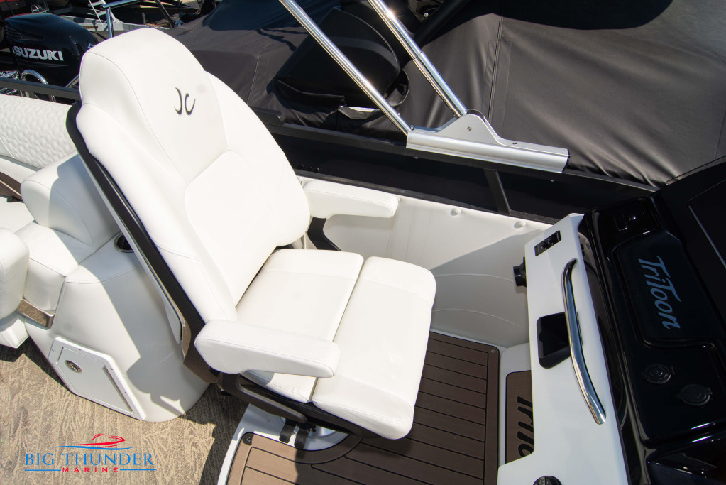 JC Tritoon SportToon 26 TT