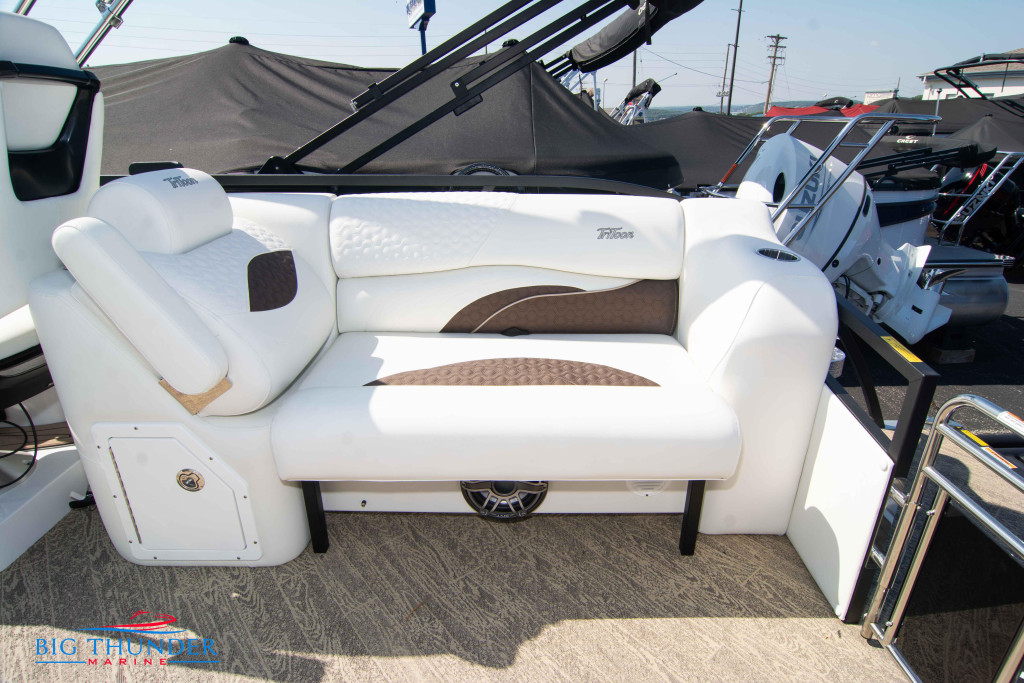 JC Tritoon SportToon 26 TT