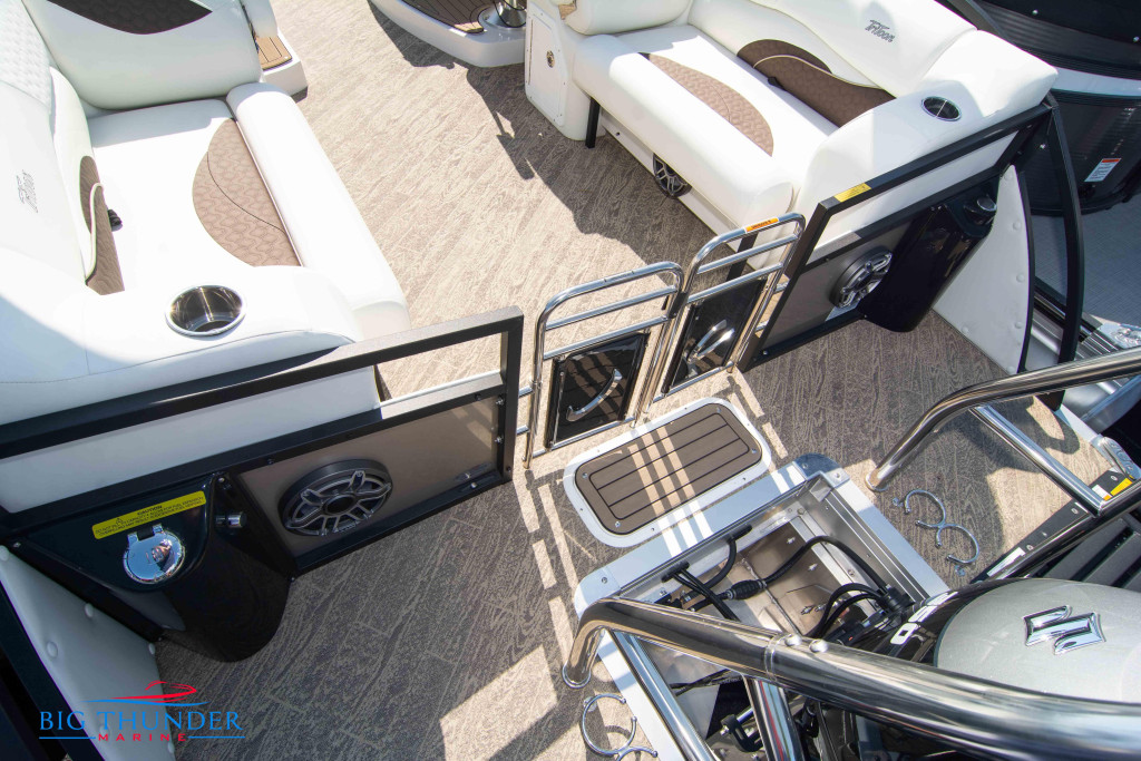 JC Tritoon SportToon 26 TT