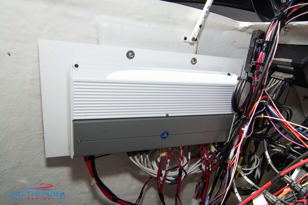 JC Tritoon SportToon 26 TT