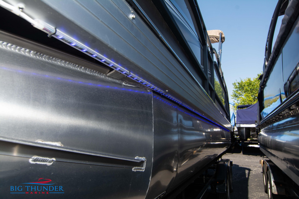 JC Tritoon SportToon 26 TT