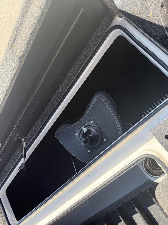 Triton 19 TrX Patriot