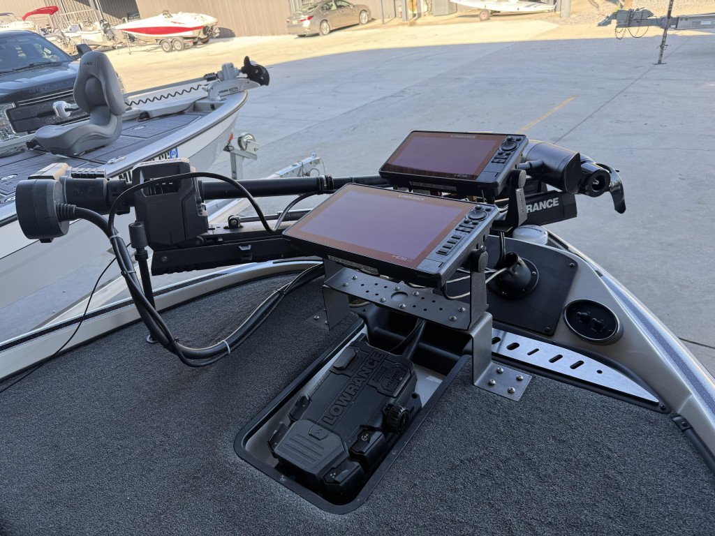 Triton 19 TrX Patriot