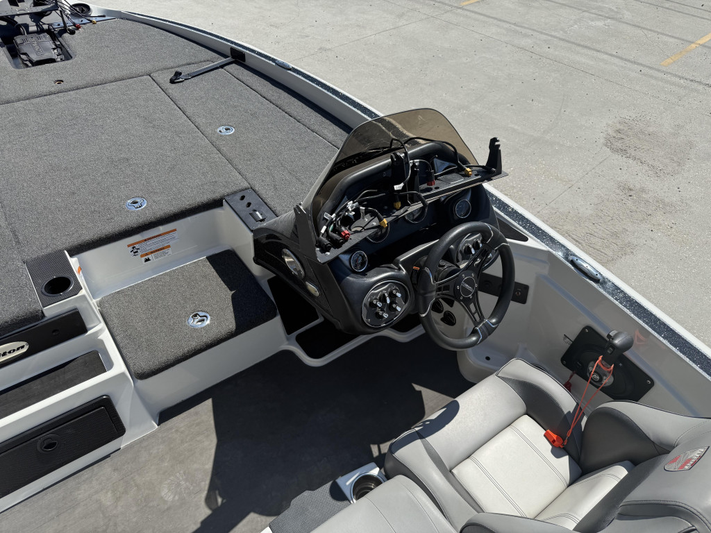 Triton 19 TrX Patriot