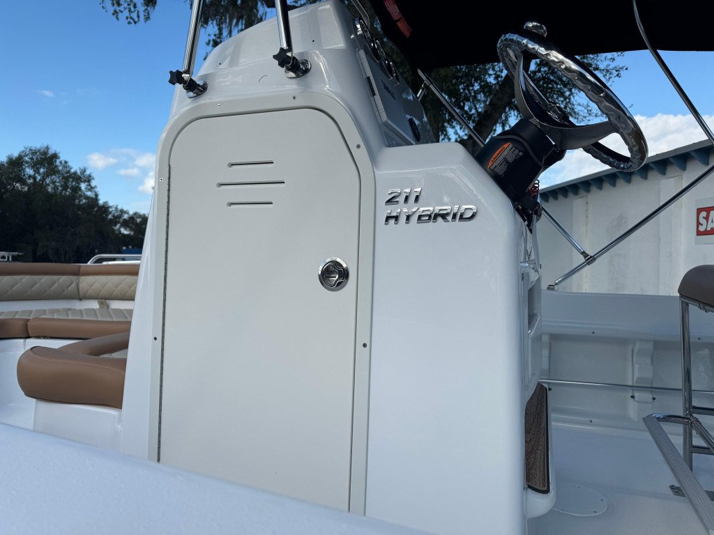 Nautic Star 211 Hybrid