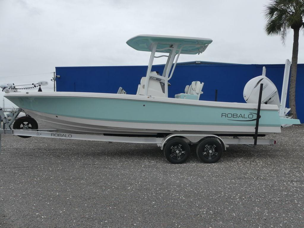 Robalo 246 Cayman