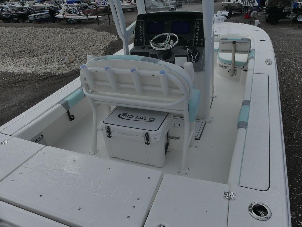Robalo 246 Cayman