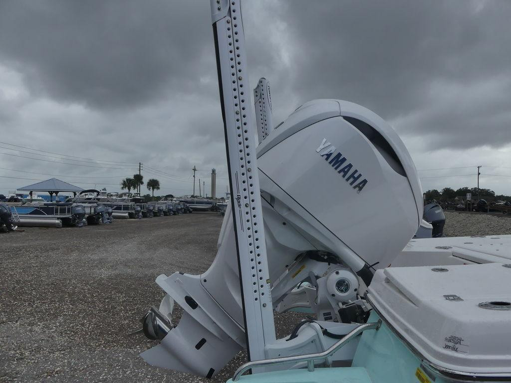 Robalo 246 Cayman