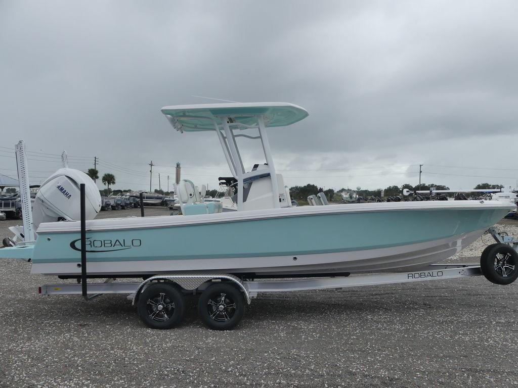 Robalo 246 Cayman