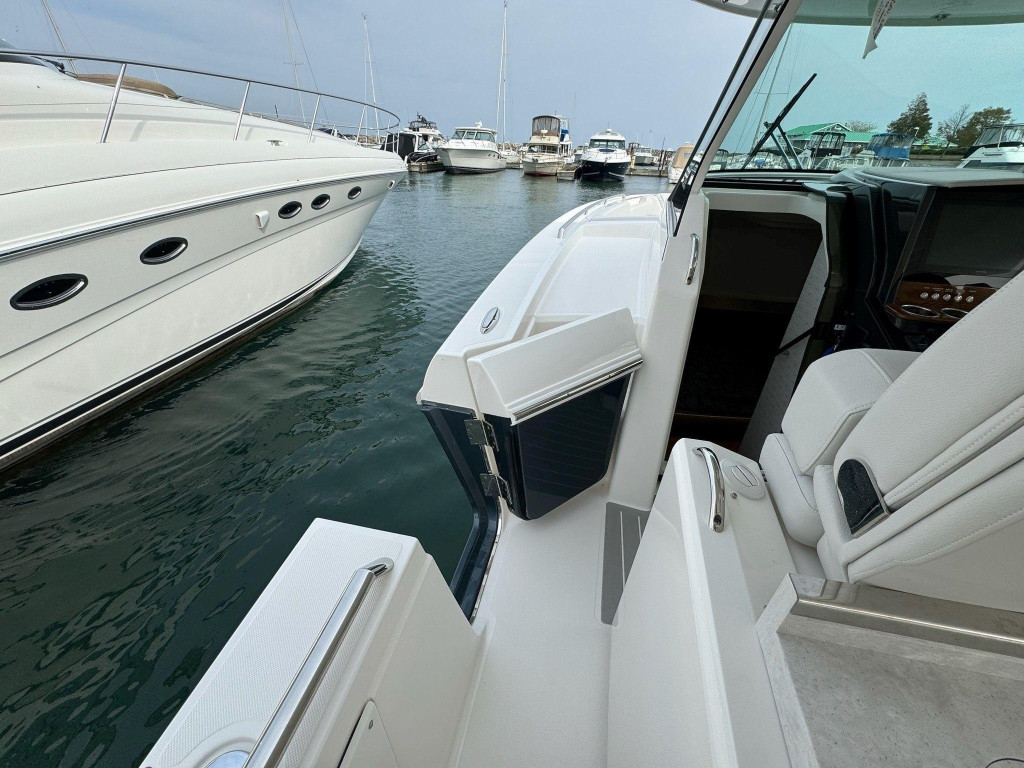 Tiara 38 Luxury Sport