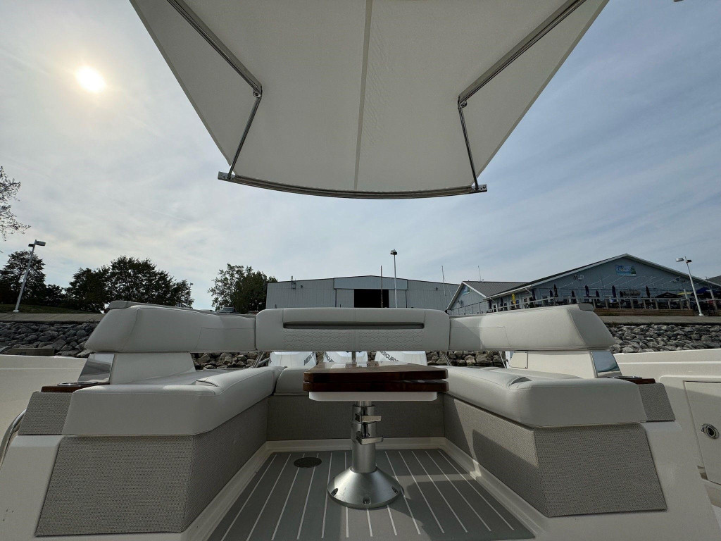 Tiara 38 Luxury Sport