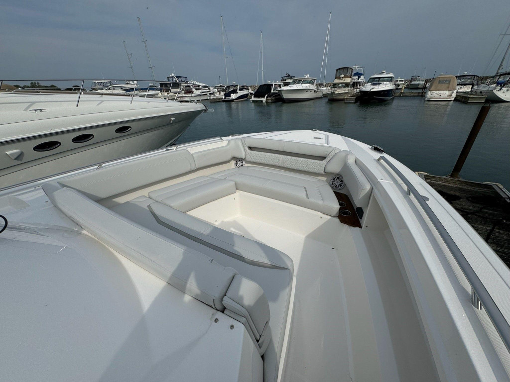 Tiara 38 Luxury Sport