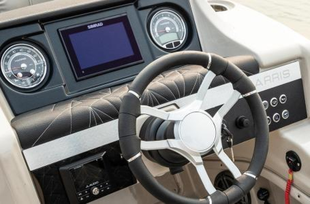 Harris Grand Mariner 230 Tri