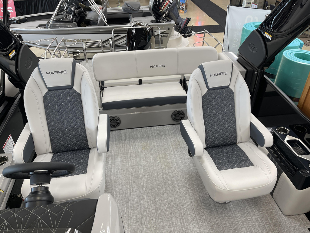 Harris Grand Mariner 230 Tri