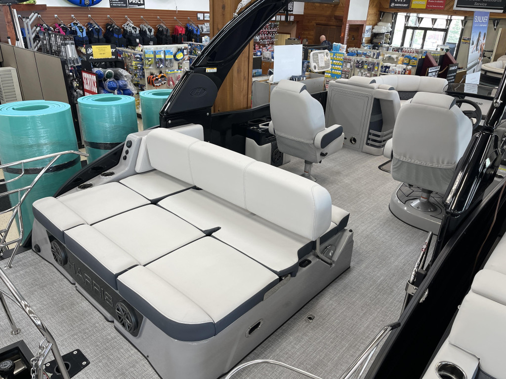 Harris Grand Mariner 230 Tri