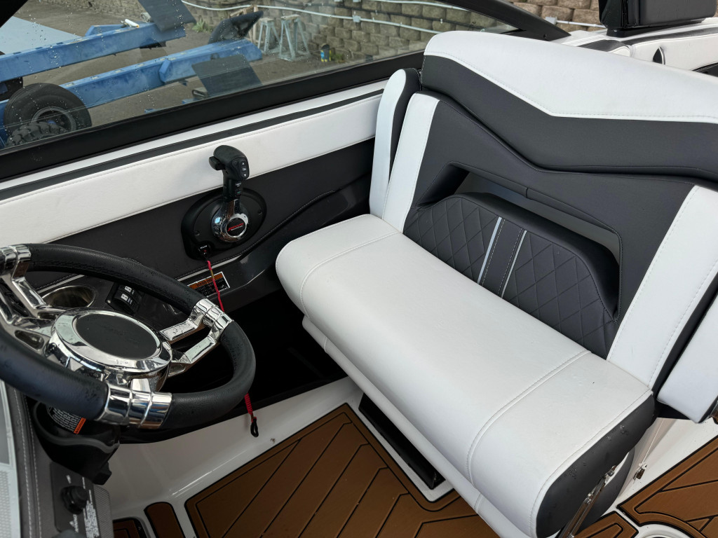 Monterey 258 Super Sport