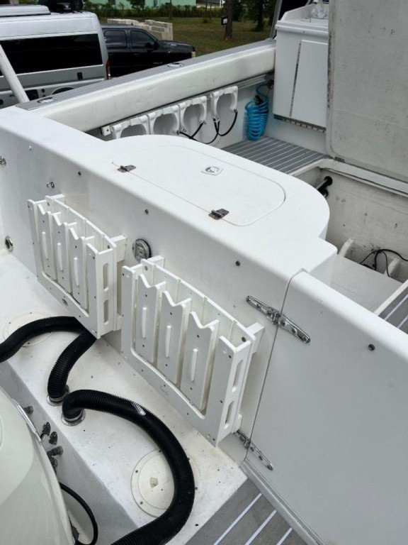 Contender 35 Side Console