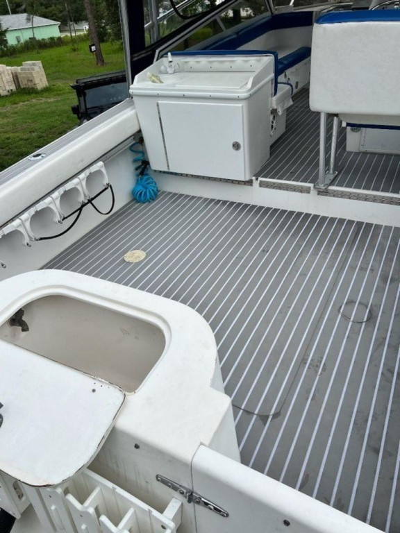 Contender 35 Side Console