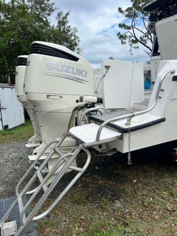 Contender 35 Side Console