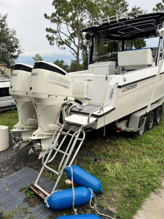 Contender 35 Side Console