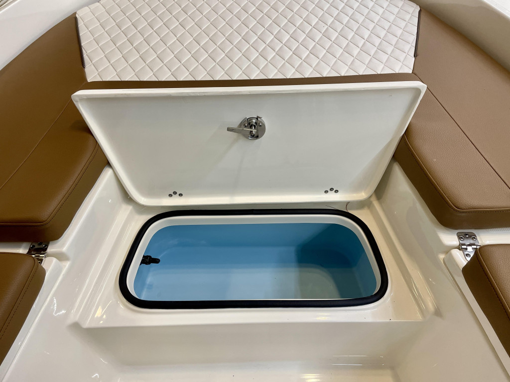 Pioneer 220 Bay Sport