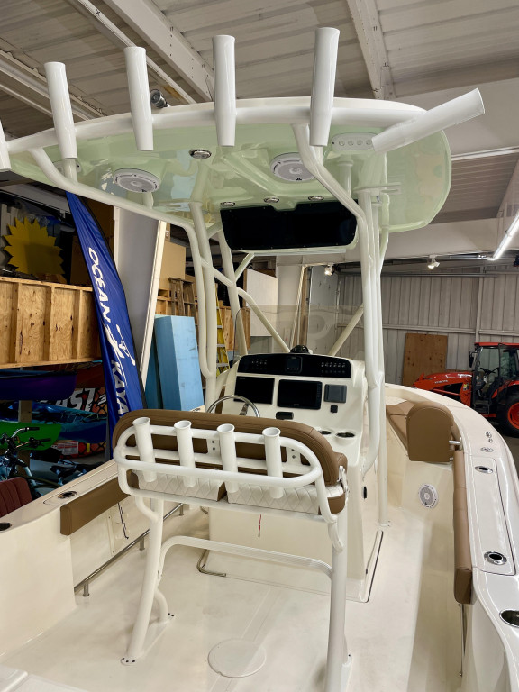 Pioneer 220 Bay Sport