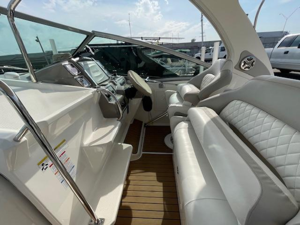 Chaparral 310 Signature