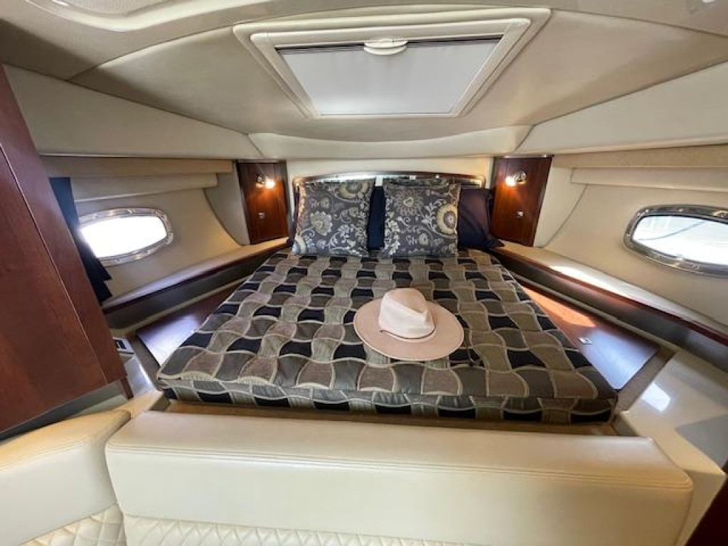 Chaparral 310 Signature