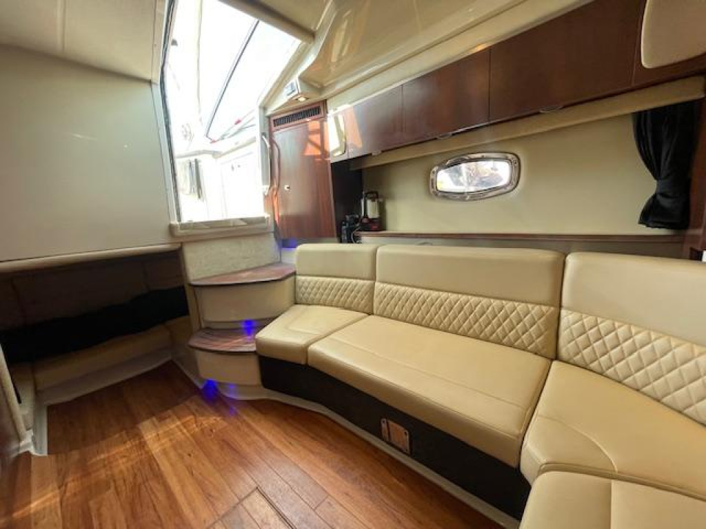 Chaparral 310 Signature