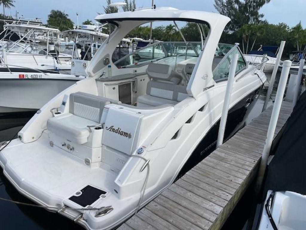 Chaparral 310 Signature