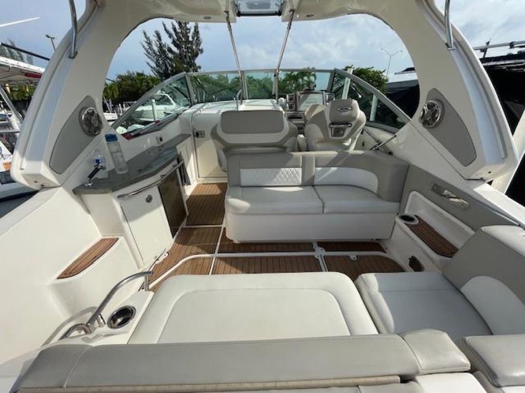 Chaparral 310 Signature