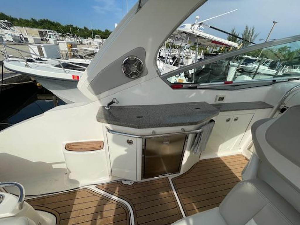 Chaparral 310 Signature