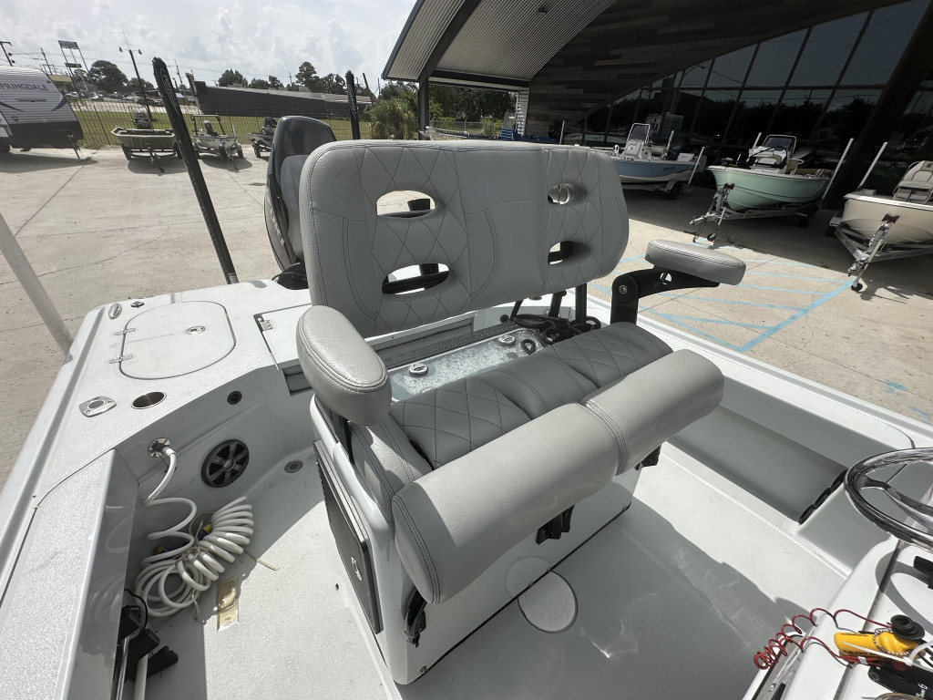 Blazer 2700 Hybrid Bay