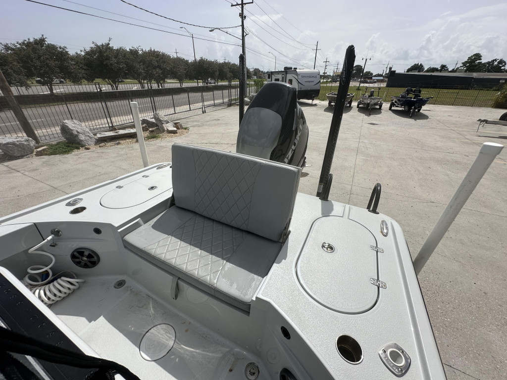 Blazer 2700 Hybrid Bay